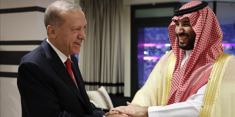 ولي العهد السعودي يجري لقاءات مع زعماء حضروا افتتاح كأس العالم في قطر