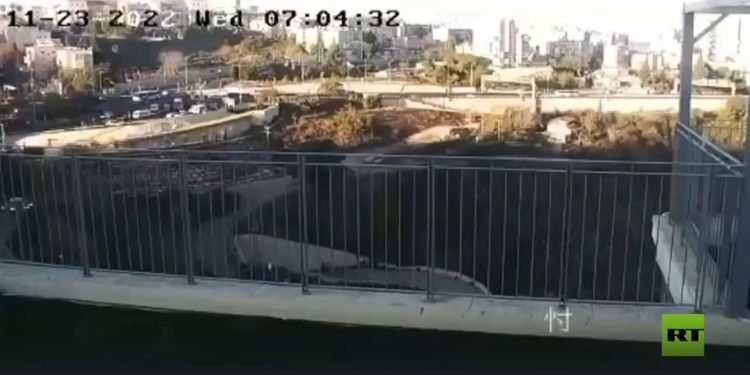 لحظة الانفجار الذين وقع في محطة للحافلات عند مدخل مدينة القدس