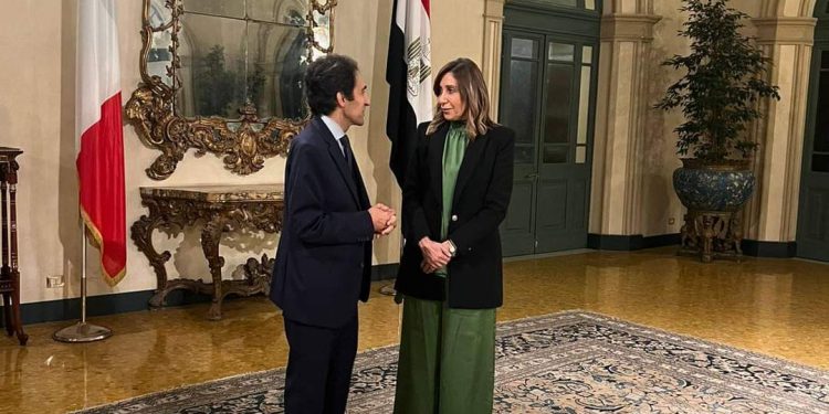 وزيرة الثقافة تلتقي سفير مصر في إيطاليا لبحث سبل التعاون في المجالات الثقافية ودعم  مجالات التعاون المصري الإيطالي