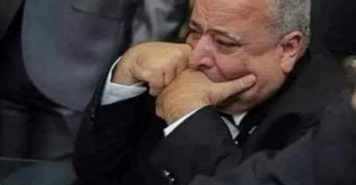 جاء_أبا_كبيرا_مسن_في العمر إلى القاضي يشكو من ابنه