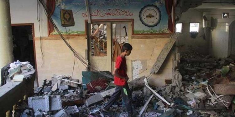الأمم المتحدة تقدم مساعدات للأسر العائدة إلى مدرسة التابعين في غزة