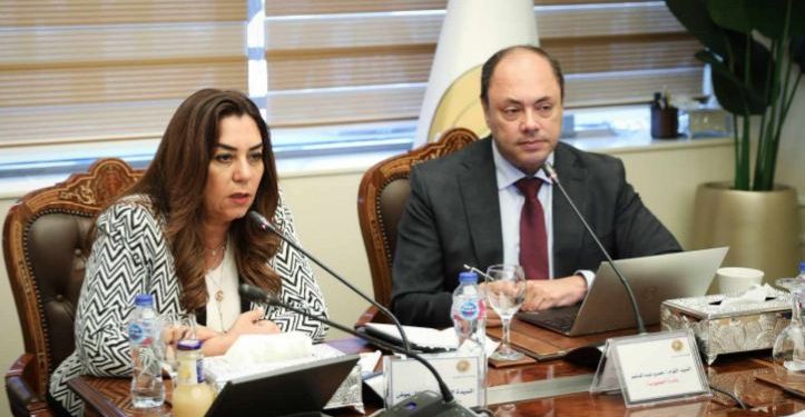وزيرة التنمية المحلية تتابع مع المحافظين موقف عدد من المشروعات المتعثرة