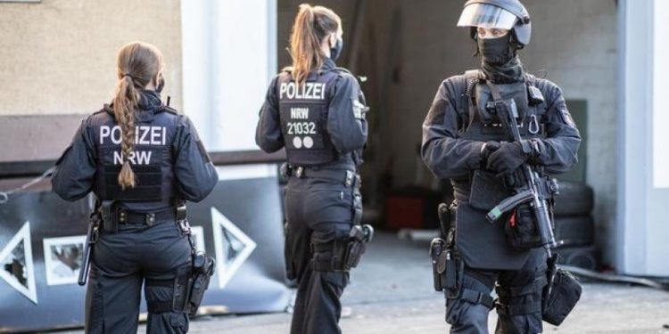 مقتل شخص وإصابة اثنين في إطلاق نار ببرلين
