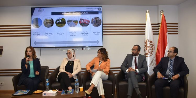 وزارة التخطيط تشارك في جلسة الحوار المجتمعي لمناقشة الجهود التنموية بالموازنة العامة 2024-2025
