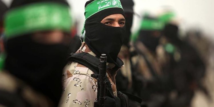 حماس تبارك عملية الطعن في تل أبيب وتدعو لتكثيف العمل المقاوم