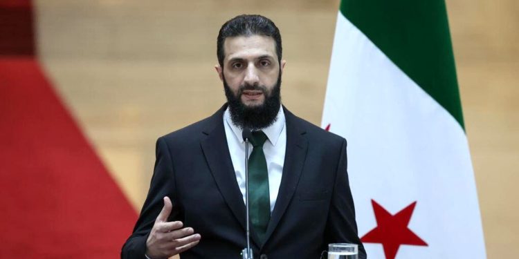 أحمد الشرع يتعهد بتشكيل حكومة انتقالية شاملة في سوريا