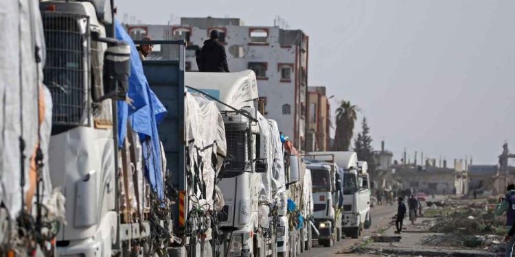 محافظ شمال سيناء: مئات الشاحنات دخلت غزة دون مشكلات.. واستقبال المصابين يتم جيدا