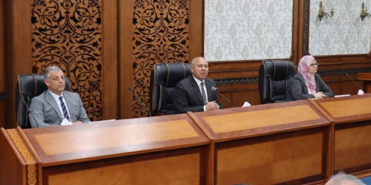 وزير الصناعة: جارِ الانتهاء من ترفيق عدد من الأراضي الصناعية بمختلف المناطق الصناعية لطرحها على المستثمرين