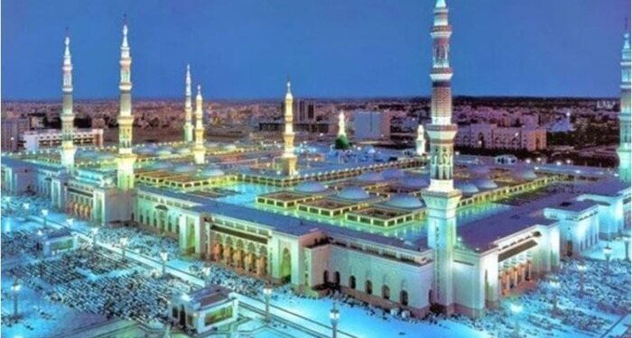 إنقاذ حياة 20 شخصًا تعرضوا لتوقف مفاجئ فى القلب بمحيط المسجد النبوى