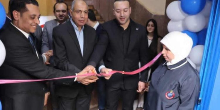 محافظ المنيا يشهد افتتاح مركز أبا الوقف المتميز الصحي وتسليم 60 كرسيا متحركا و10 آلاف كرتونة سلع غذائية