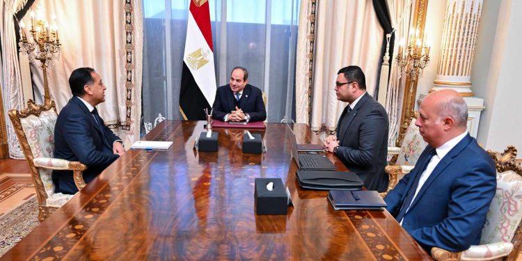 الرئيس السيسي يوجه بتسريع تنفيذ المبادرات السكنية للمصريين بالخارج