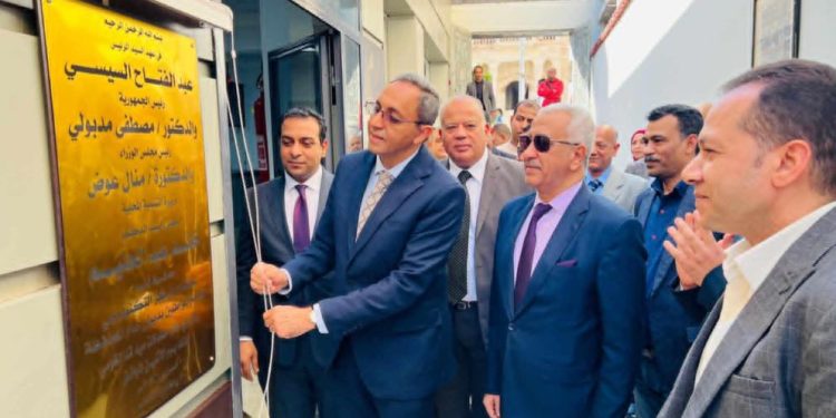 افتتاح المركز التكنولوجي بديوان عام قنا ضمن احتفالات العيد القومي