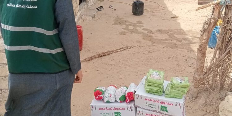 مطروح: توزيع 46 ألف كرتونة ووجبة غذائية خلال شهر رمضان بالتعاون مع منظمة مجتمع مدني