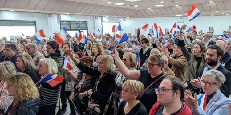 فرنسا.. مظاهرة حاشدة لدعم لوبان في مدينة مرسيليا
