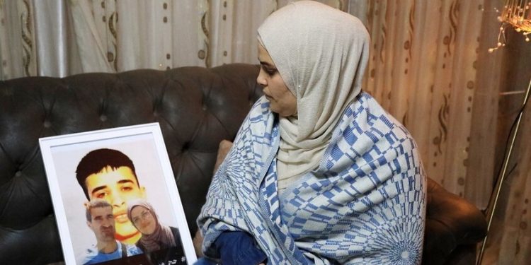 أفرجت إسرائيل عن الشاب الفلسطيني أحمد مناصرة البالغ 23 عاما بعد اعتقاله في سن 13 عاما قبل عشر سنوات، بتهمة ضلوعه في عملية طعن.