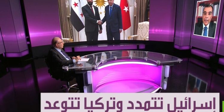أكد الدبلوماسي السوري السابق بسام بربندي أن التعقيدات السياسية والأمنية بسوريا تجعل تركيا تتجنب الربط بين مجازر الساحل وضربات إسرائيل من جهة، وسياساتها تجاه دمشق من جهة أخرى.