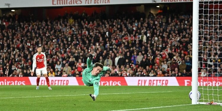 ليفربول على بعد خطوة من التتويج باللقب مبكرا بعد تعثر أرسنال