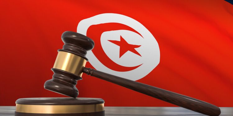 أصدر قاضي التحقيق بالقطب القضائي لمكافحة الإرهاب في تونس يوم الأربعاء، بطاقة إيداع بالسجن بحق “تيك توكر” شهير، وذلك على خلفية جرائم “ذات صبغة إرهابية”. تونس.. إيداع “تيك توكر” معروف السجن بتهم “ذات صبغة إرهابية