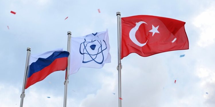 تركيا تتفاوض مع روسيا لبناء محطات نووية جديدة