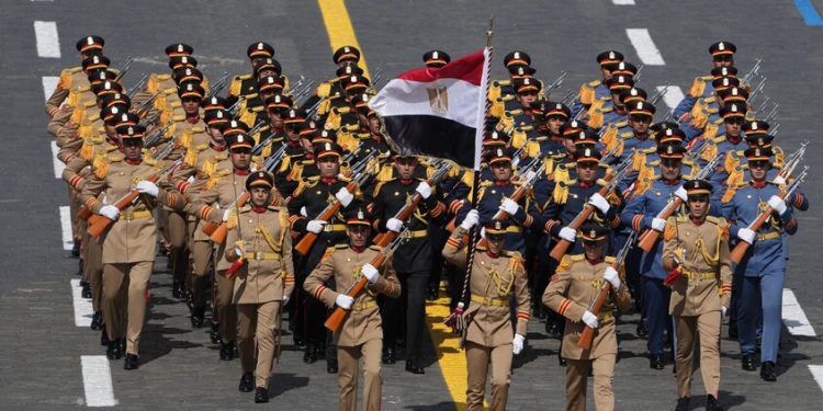 استهداف مصر بمخطط خطير”.. رئيس حزب مصري يتحدث عن تحركات عسكرية ضد بلاده